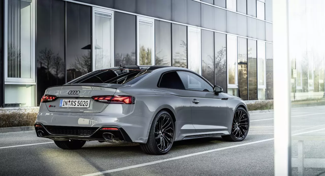 ขับสี่ ขี่แล้วหล่อ AUDI THAILAND เปิดตัวสปอร์ตคูเป้บ้าพลัง AUDI RS5 COUPE QUATTRO 