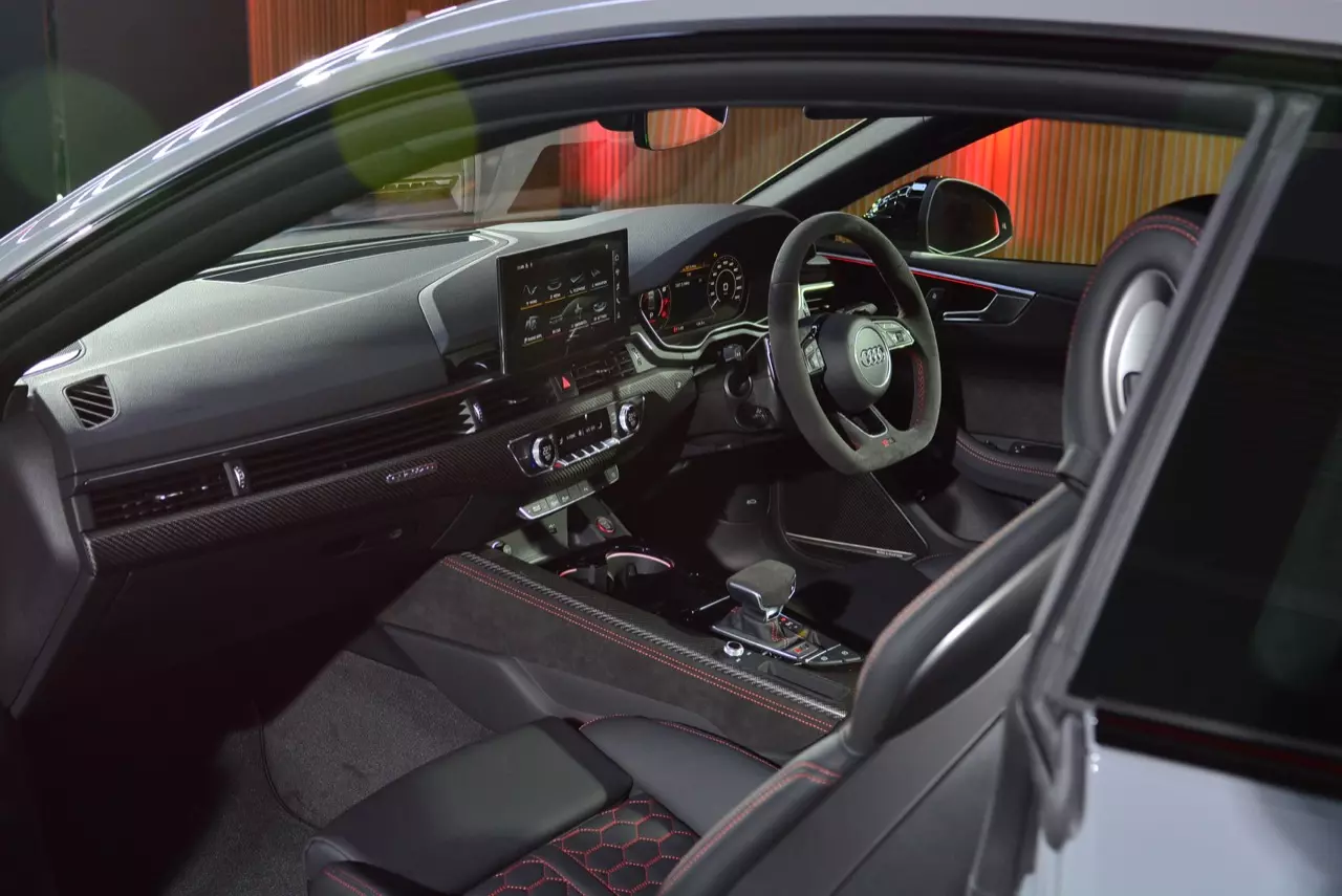 ขับสี่ ขี่แล้วหล่อ AUDI THAILAND เปิดตัวสปอร์ตคูเป้บ้าพลัง AUDI RS5 COUPE QUATTRO 