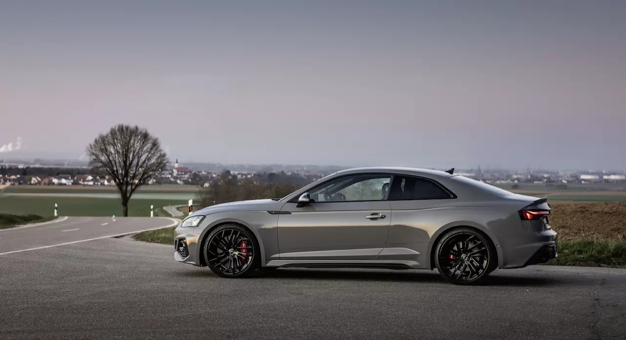 ขับสี่ ขี่แล้วหล่อ AUDI THAILAND เปิดตัวสปอร์ตคูเป้บ้าพลัง AUDI RS5 COUPE QUATTRO 