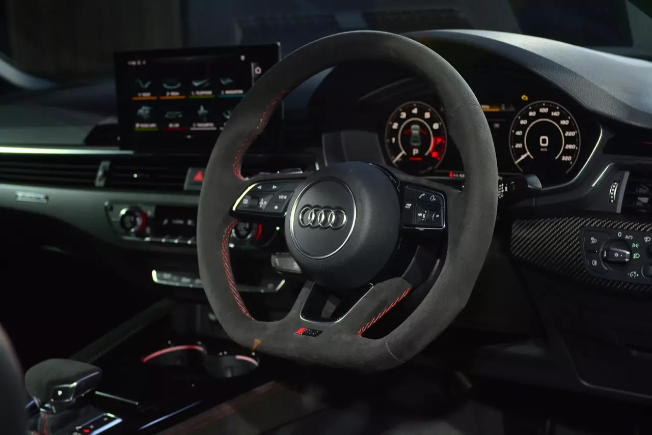 ขับสี่ ขี่แล้วหล่อ AUDI THAILAND เปิดตัวสปอร์ตคูเป้บ้าพลัง AUDI RS5 COUPE QUATTRO 