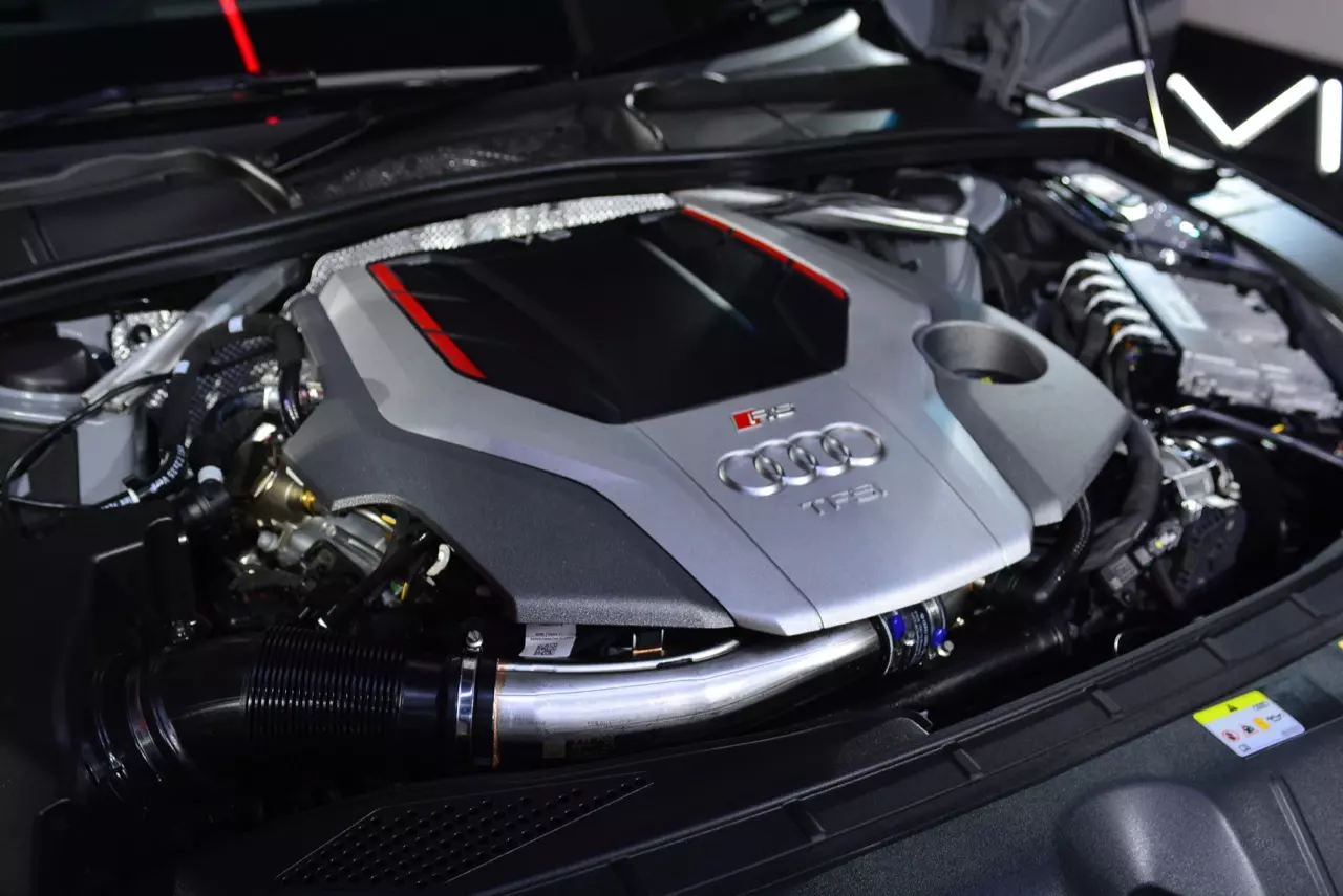 ขับสี่ ขี่แล้วหล่อ AUDI THAILAND เปิดตัวสปอร์ตคูเป้บ้าพลัง AUDI RS5 COUPE QUATTRO 