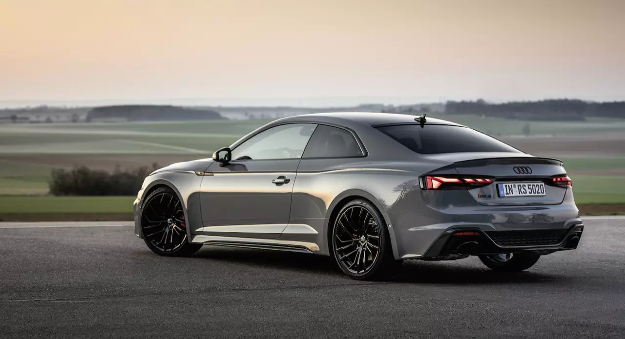 ขับสี่ ขี่แล้วหล่อ AUDI THAILAND เปิดตัวสปอร์ตคูเป้บ้าพลัง AUDI RS5 COUPE QUATTRO 