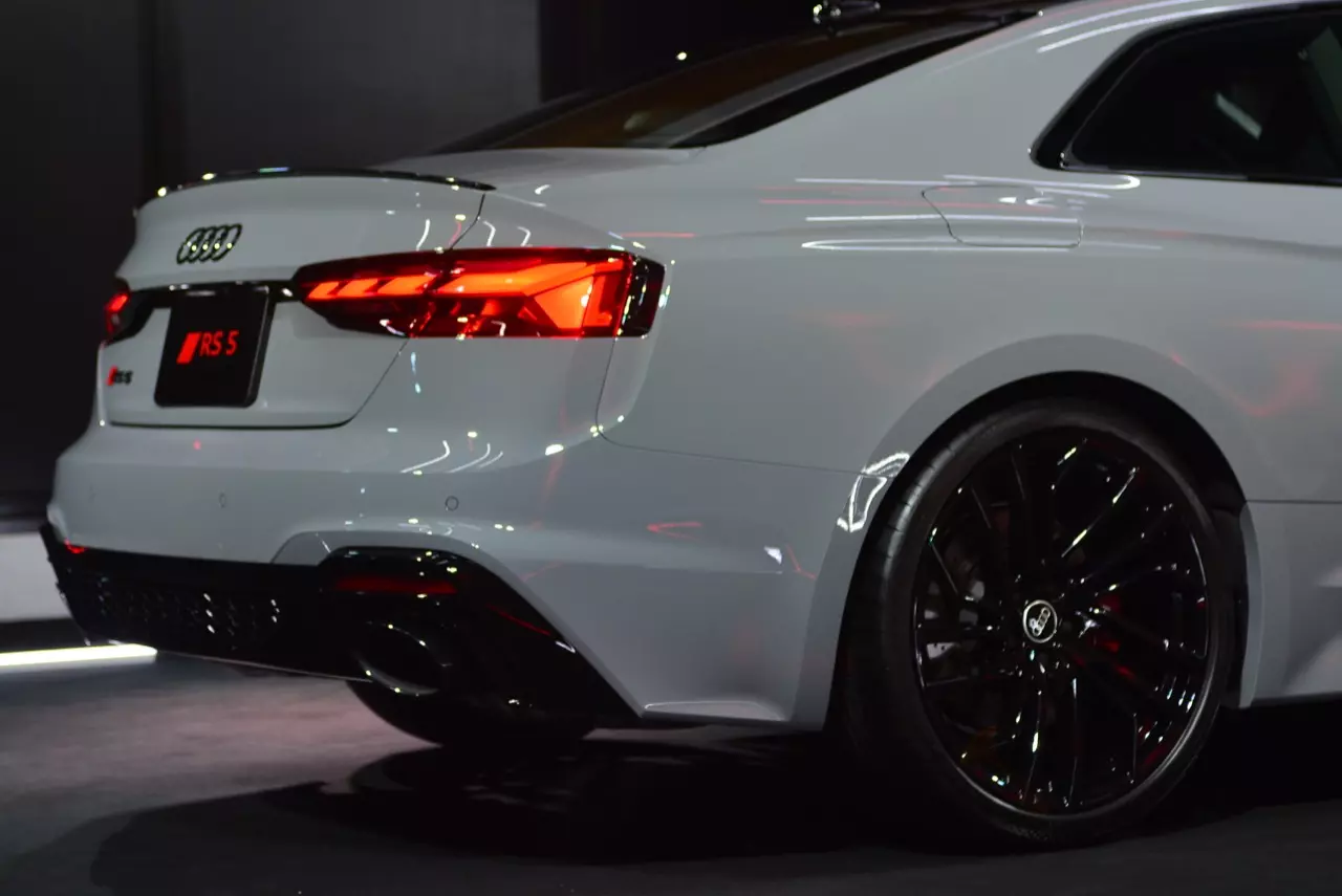 ขับสี่ ขี่แล้วหล่อ AUDI THAILAND เปิดตัวสปอร์ตคูเป้บ้าพลัง AUDI RS5 COUPE QUATTRO 