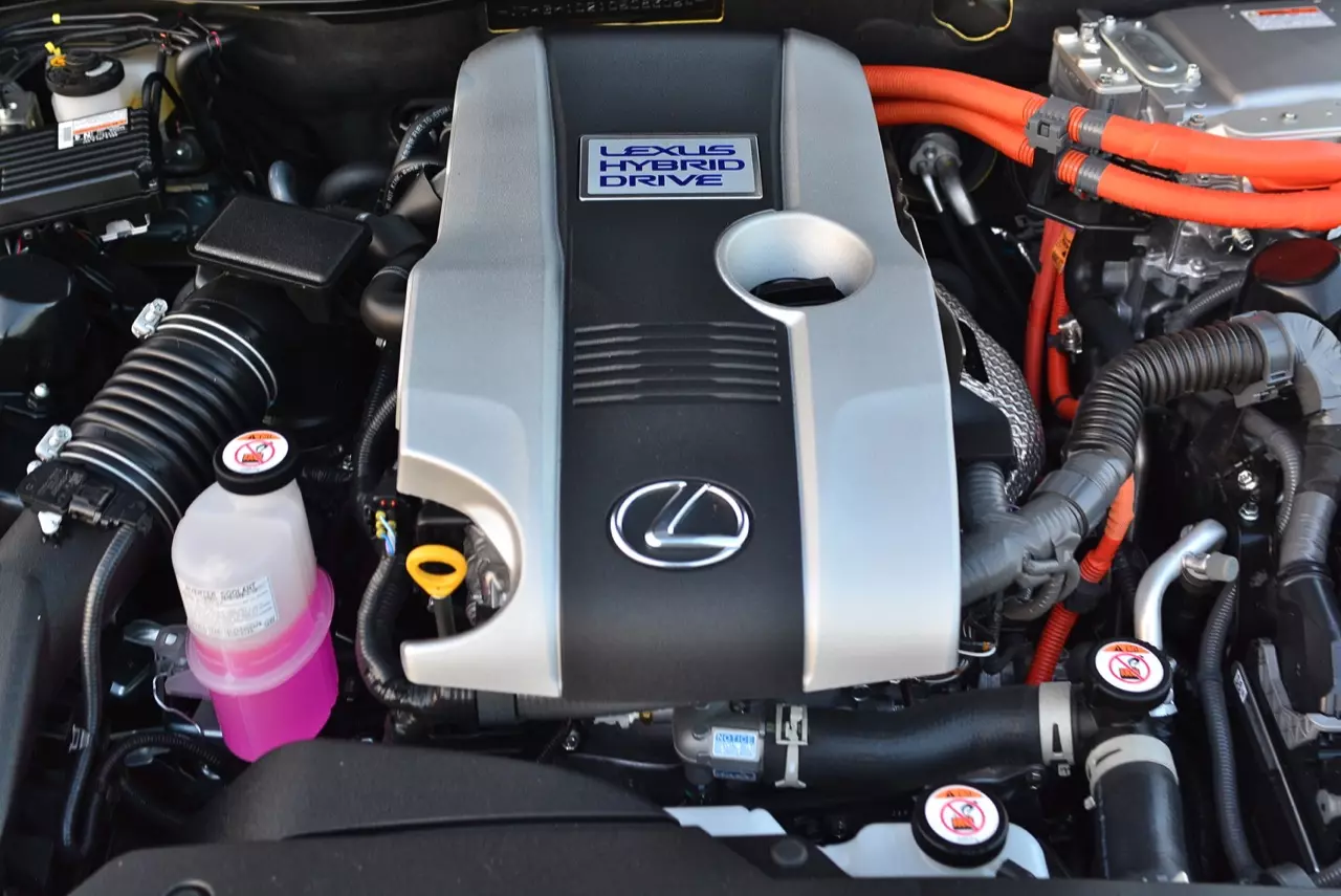 ลองของหรู! ทดสอบ LEXUS IS300h HYBRID F SPORT FACELIFT 2021