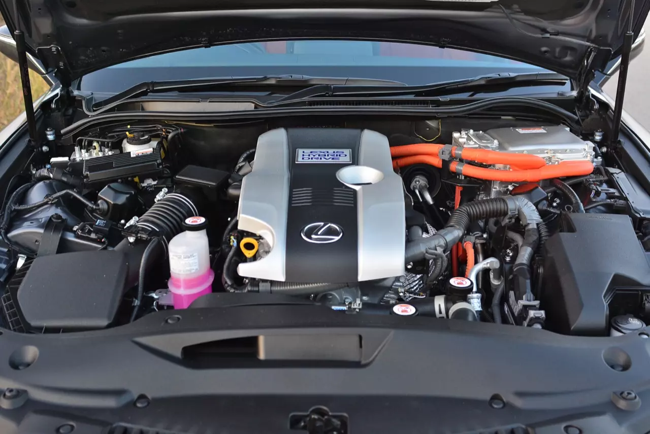 ลองของหรู! ทดสอบ LEXUS IS300h HYBRID F SPORT FACELIFT 2021