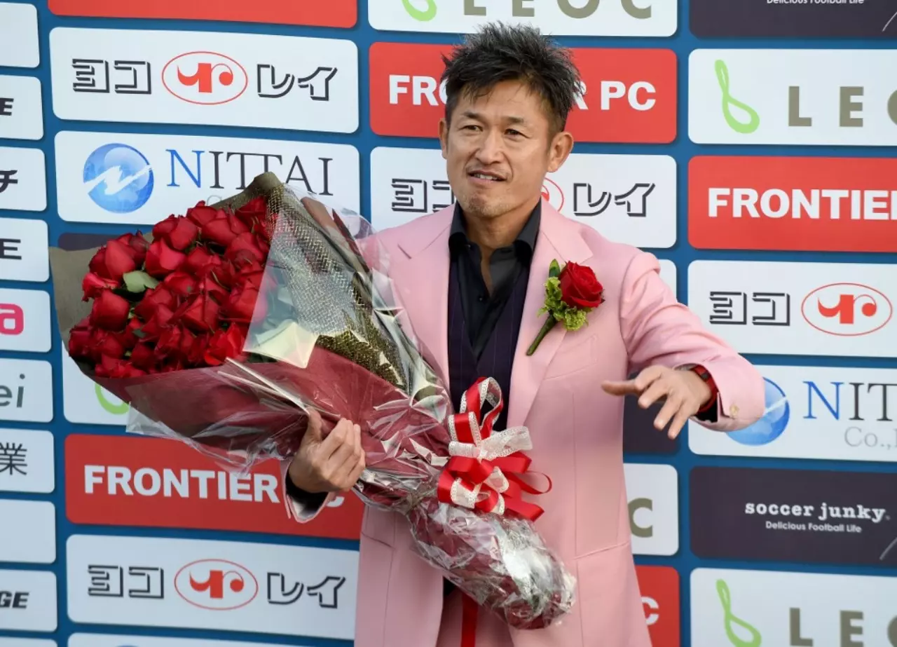 แก่ เก๋า เขาคือ คิง คาซู (King Kazu) นักบอลผู้อึดที่สุดในปฐพี
