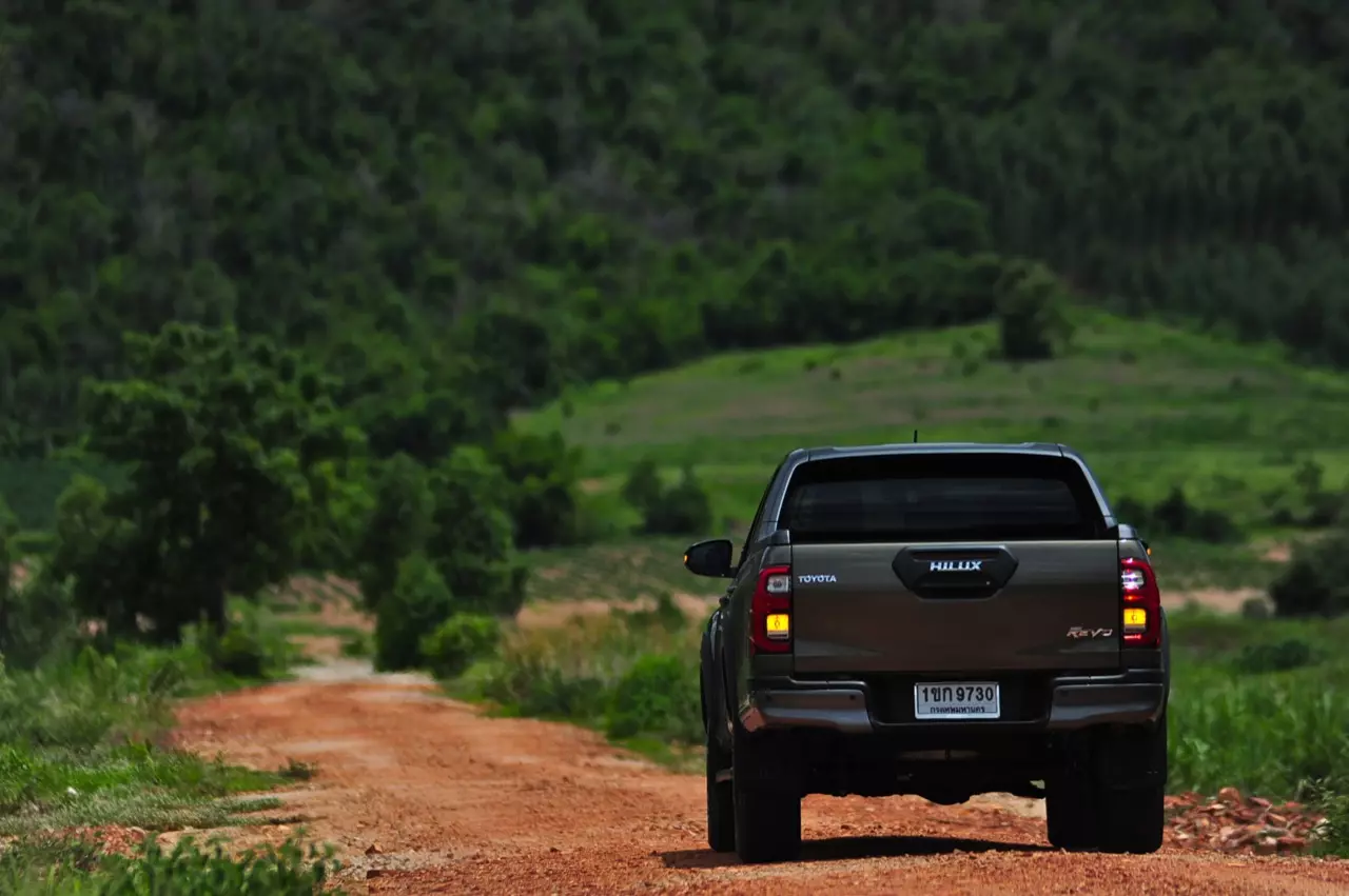 ใช้ให้เป็น ระบบขับเคลื่อน 4 ล้อ 4 WD ในเอสยูวีและปิกอัพ