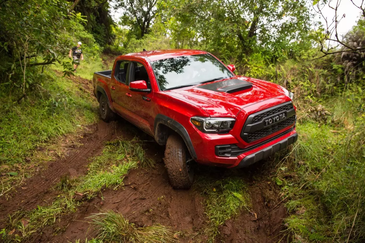 ใช้ให้เป็น ระบบขับเคลื่อน 4 ล้อ 4 WD ในเอสยูวีและปิกอัพ