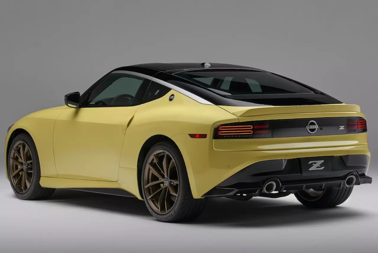 NISSAN เปิดตัวแฟร์เลดี้รุ่นใหม่ล่าสุด Z PROTO SPORT COUPE 2022