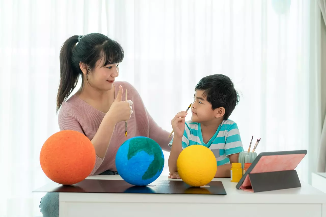 "เรียนออนไลน์" ไม่เหมาะกับเด็กปฐมวัย? 3 เตรียมพร้อมครู พ่อแม่ โรงเรียน 