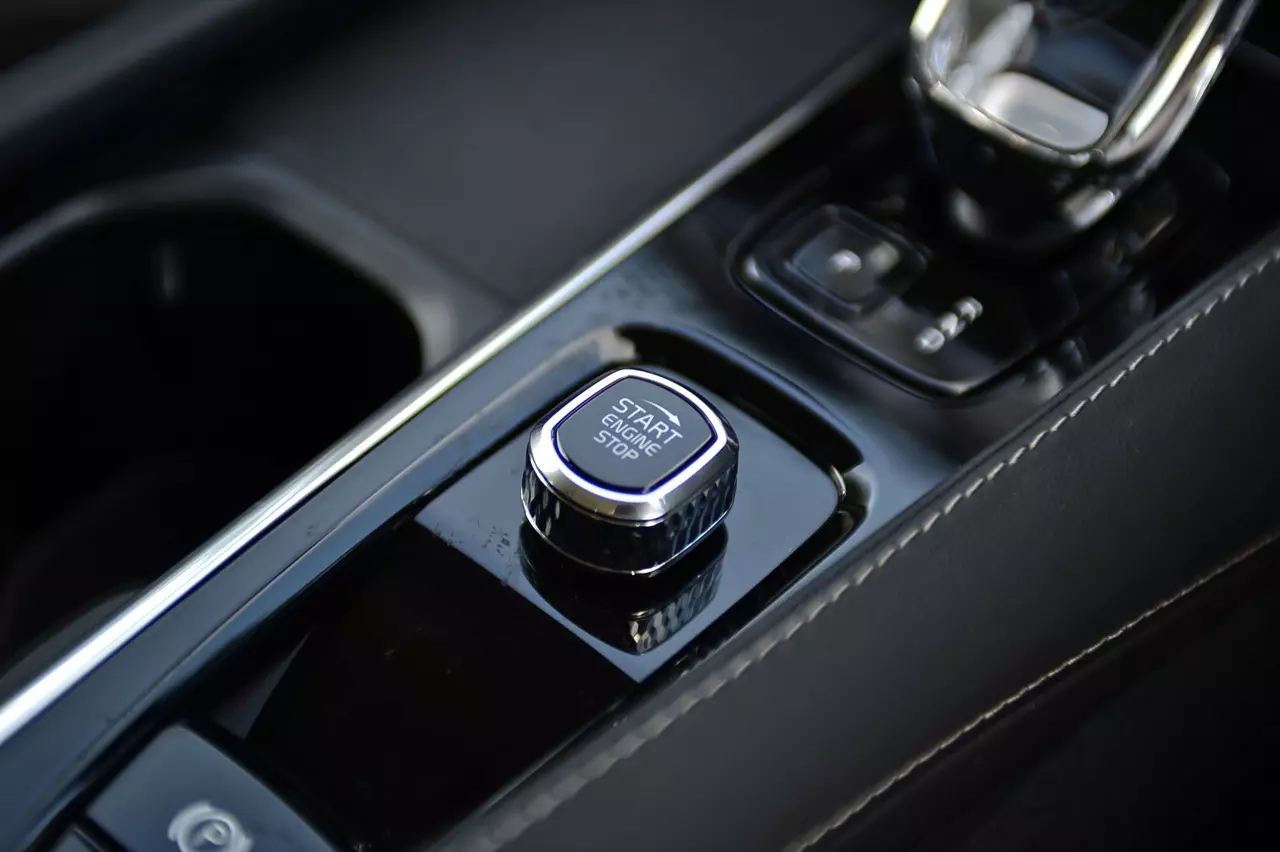 ทดสอบ VOLVO XC90 RECHARGE ULTMATE T8 ยานแม่ไวกิ้ง แรงบิดทะลุมิติกับระบบ PLUG IN HYBRID
