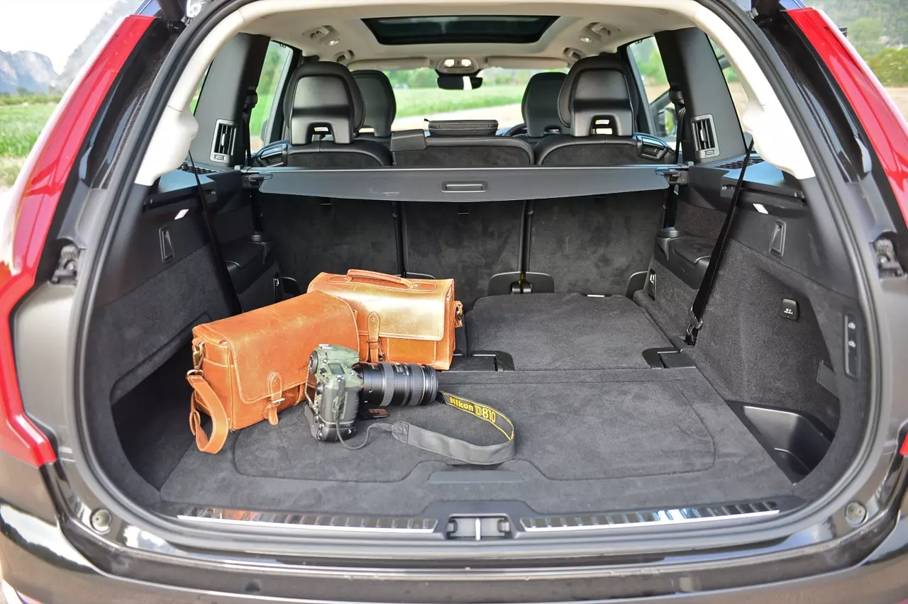 ทดสอบ VOLVO XC90 RECHARGE ULTMATE T8 ยานแม่ไวกิ้ง แรงบิดทะลุมิติกับระบบ PLUG IN HYBRID