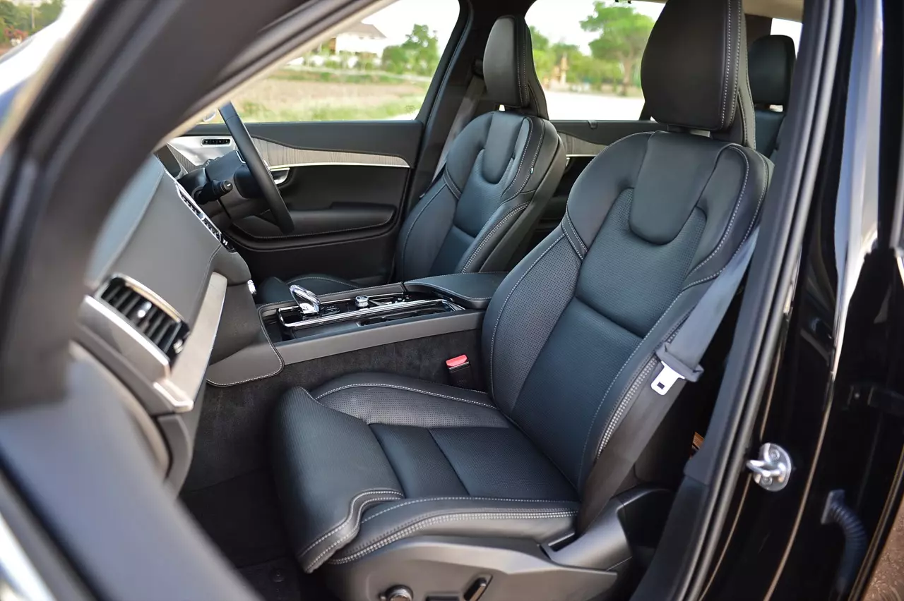 ทดสอบ VOLVO XC90 RECHARGE ULTMATE T8 ยานแม่ไวกิ้ง แรงบิดทะลุมิติกับระบบ PLUG IN HYBRID