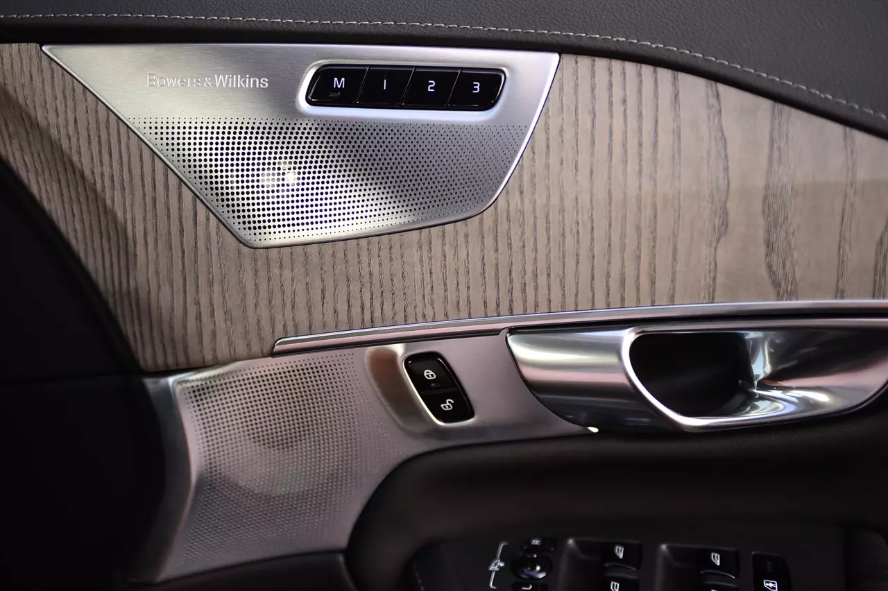 ทดสอบ VOLVO XC90 RECHARGE ULTMATE T8 ยานแม่ไวกิ้ง แรงบิดทะลุมิติกับระบบ PLUG IN HYBRID
