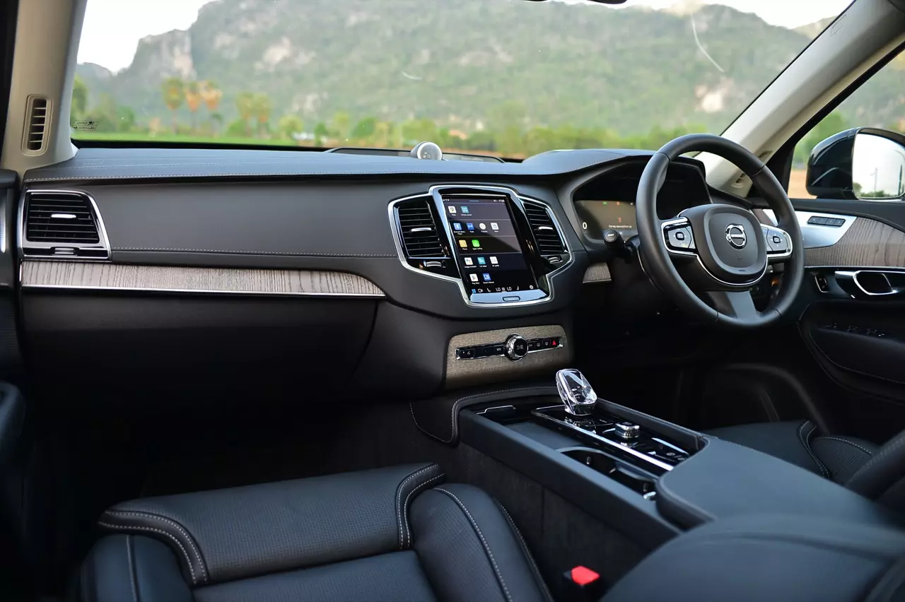 ทดสอบ VOLVO XC90 RECHARGE ULTMATE T8 ยานแม่ไวกิ้ง แรงบิดทะลุมิติกับระบบ PLUG IN HYBRID