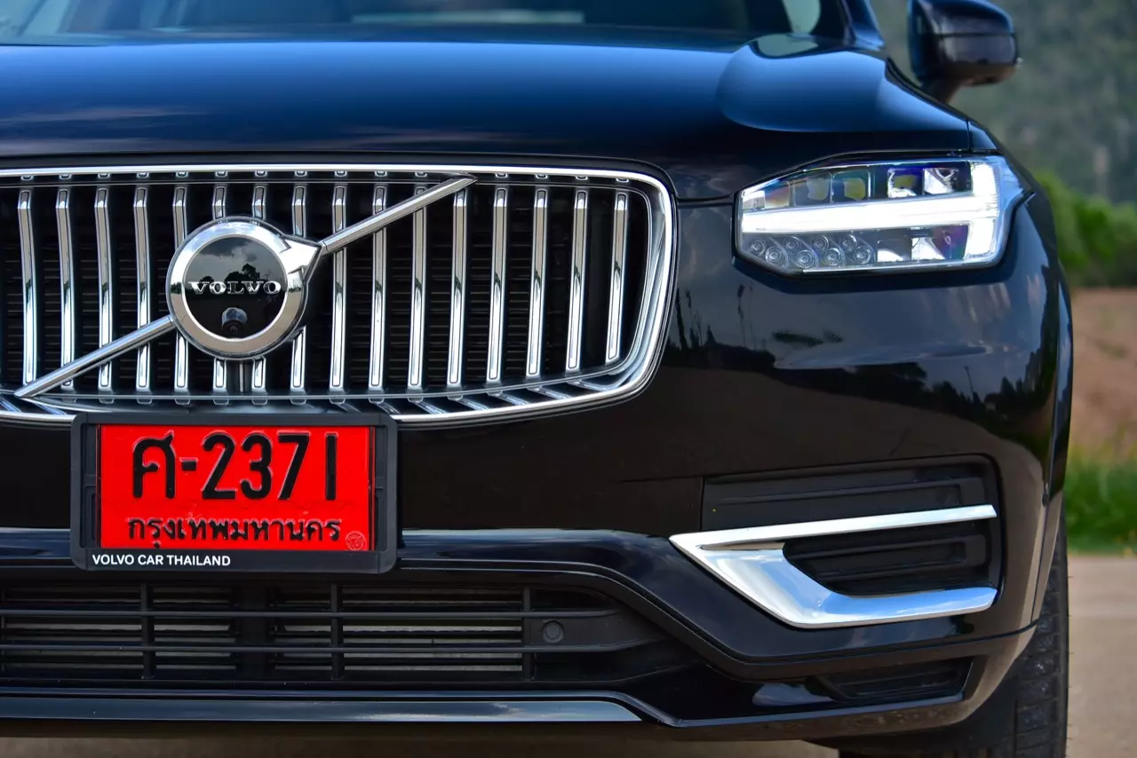 ทดสอบ VOLVO XC90 RECHARGE ULTMATE T8 ยานแม่ไวกิ้ง แรงบิดทะลุมิติกับระบบ PLUG IN HYBRID