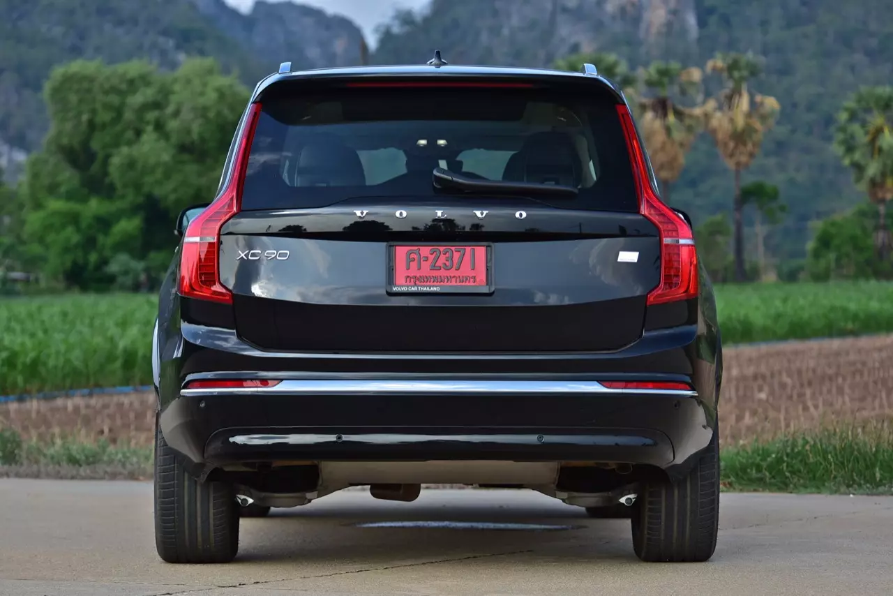 ทดสอบ VOLVO XC90 RECHARGE ULTMATE T8 ยานแม่ไวกิ้ง แรงบิดทะลุมิติกับระบบ PLUG IN HYBRID