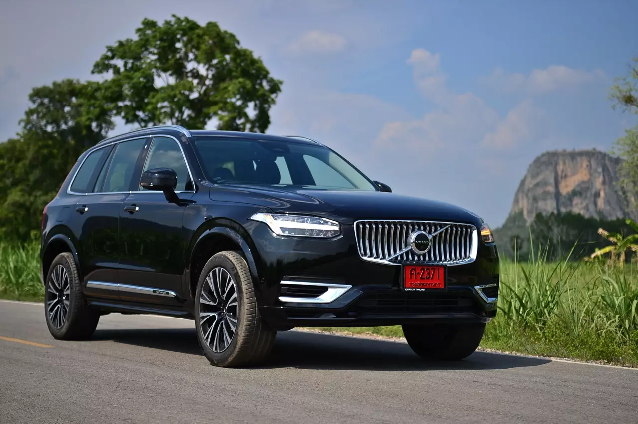 ทดสอบ VOLVO XC90 RECHARGE ULTMATE T8 ยานแม่ไวกิ้ง แรงบิดทะลุมิติกับระบบ PLUG IN HYBRID