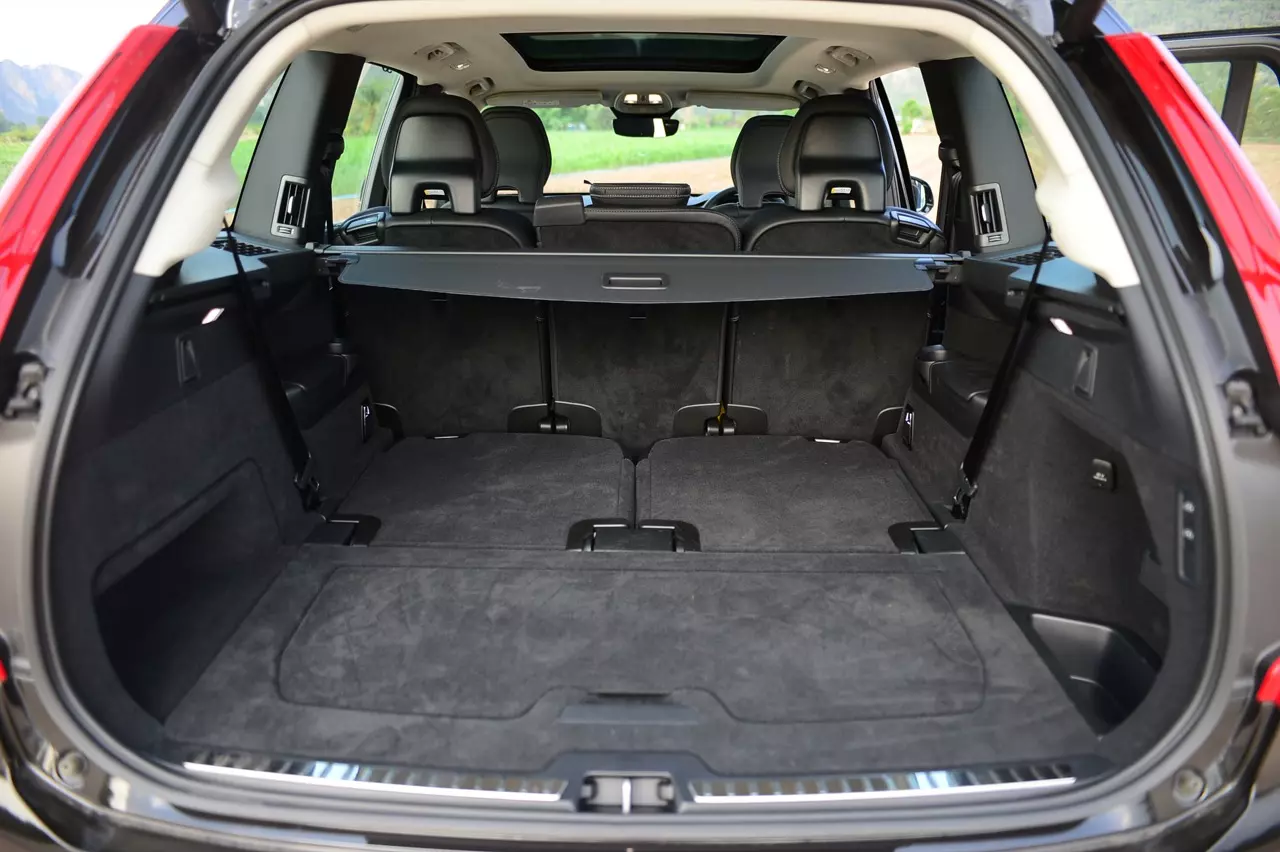 ทดสอบ VOLVO XC90 RECHARGE ULTMATE T8 ยานแม่ไวกิ้ง แรงบิดทะลุมิติกับระบบ PLUG IN HYBRID