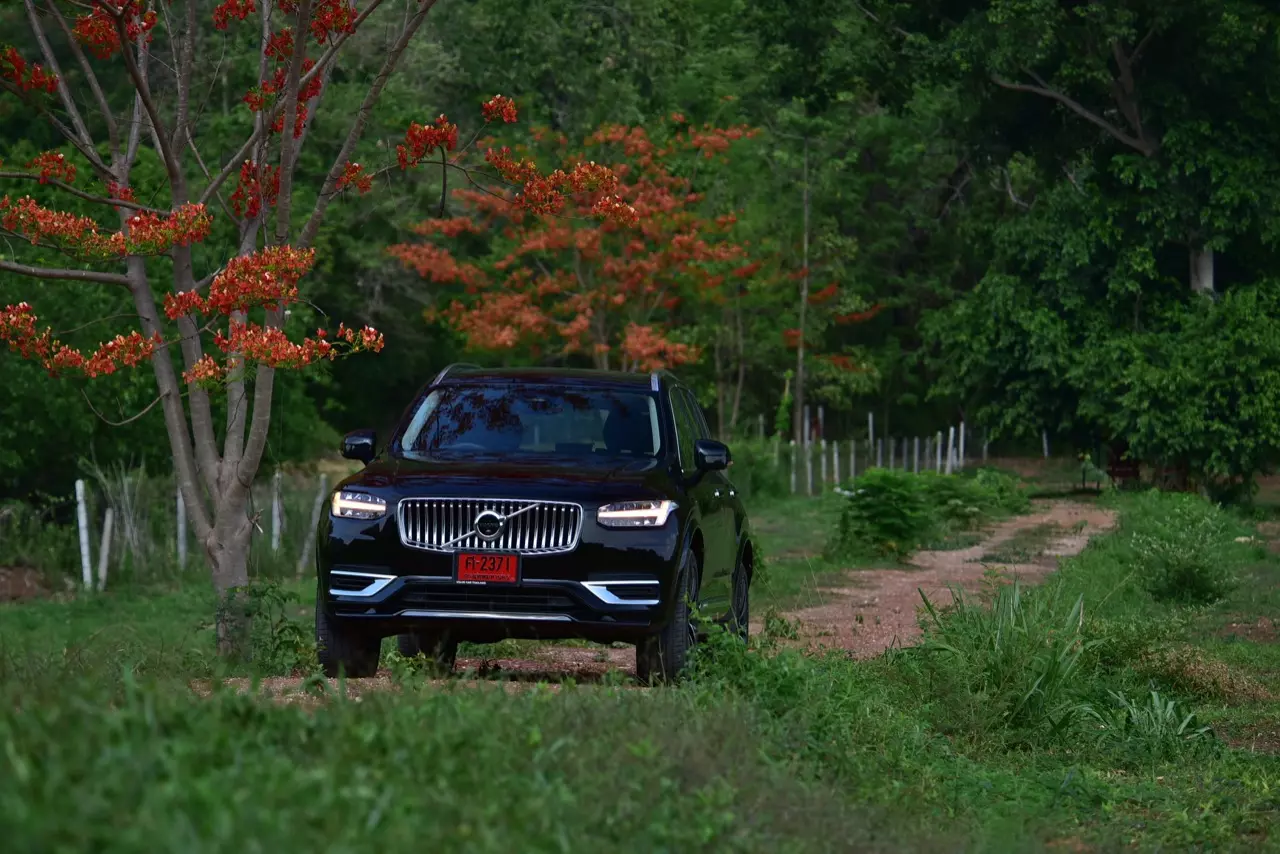 ทดสอบ VOLVO XC90 RECHARGE ULTMATE T8 ยานแม่ไวกิ้ง แรงบิดทะลุมิติกับระบบ PLUG IN HYBRID