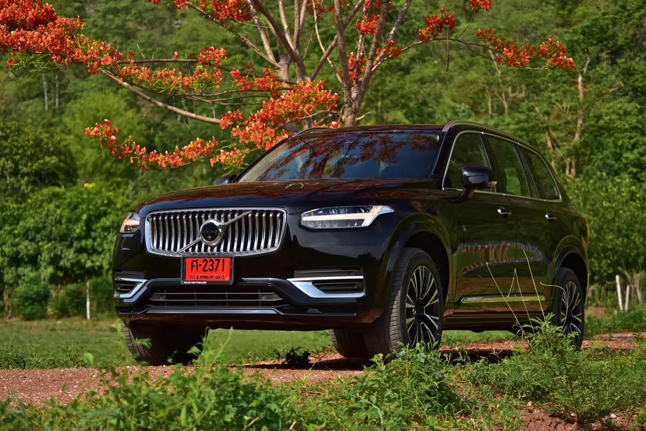 ทดสอบ VOLVO XC90 RECHARGE ULTMATE T8 ยานแม่ไวกิ้ง แรงบิดทะลุมิติกับระบบ PLUG IN HYBRID
