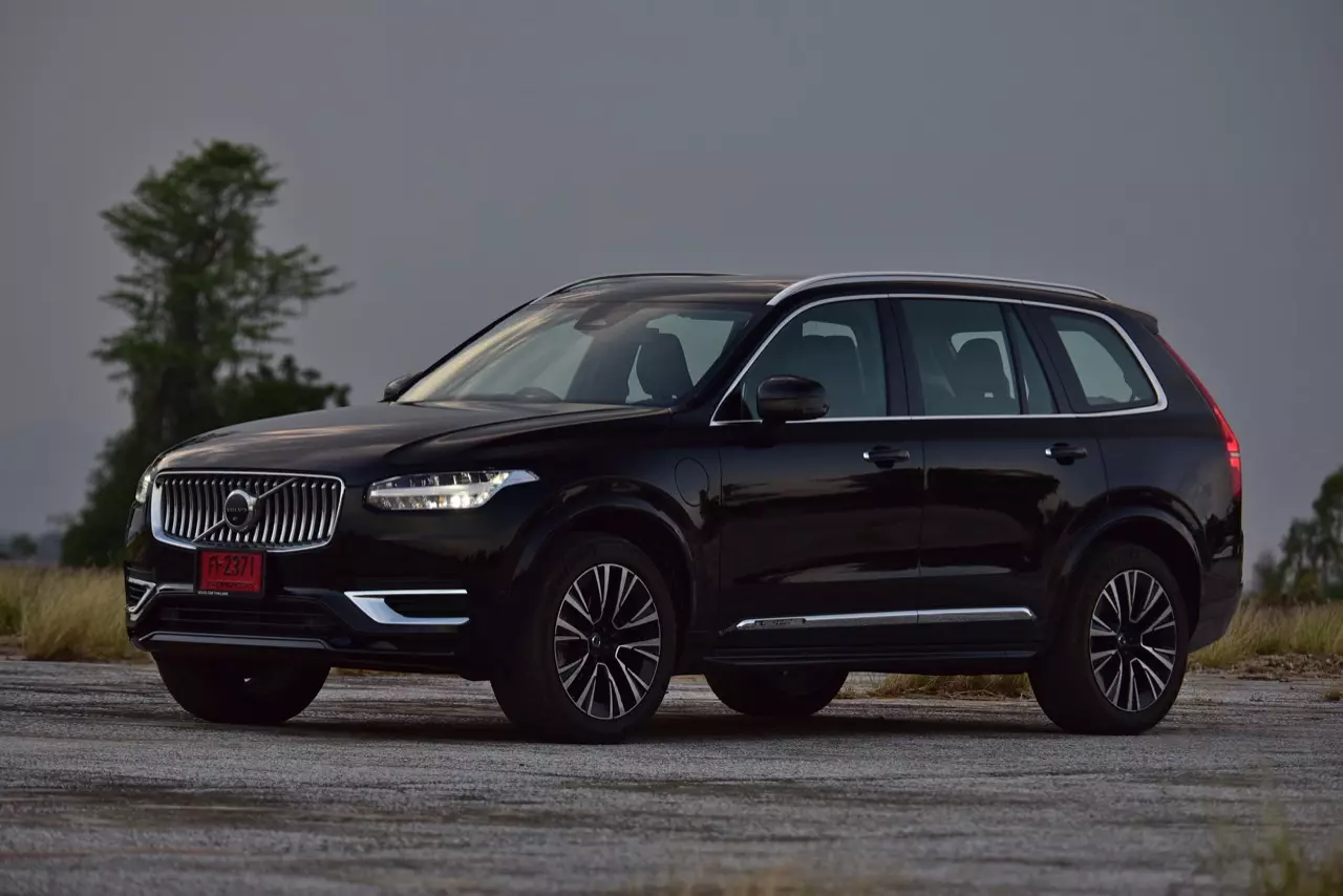 ทดสอบ VOLVO XC90 RECHARGE ULTMATE T8 ยานแม่ไวกิ้ง แรงบิดทะลุมิติกับระบบ PLUG IN HYBRID