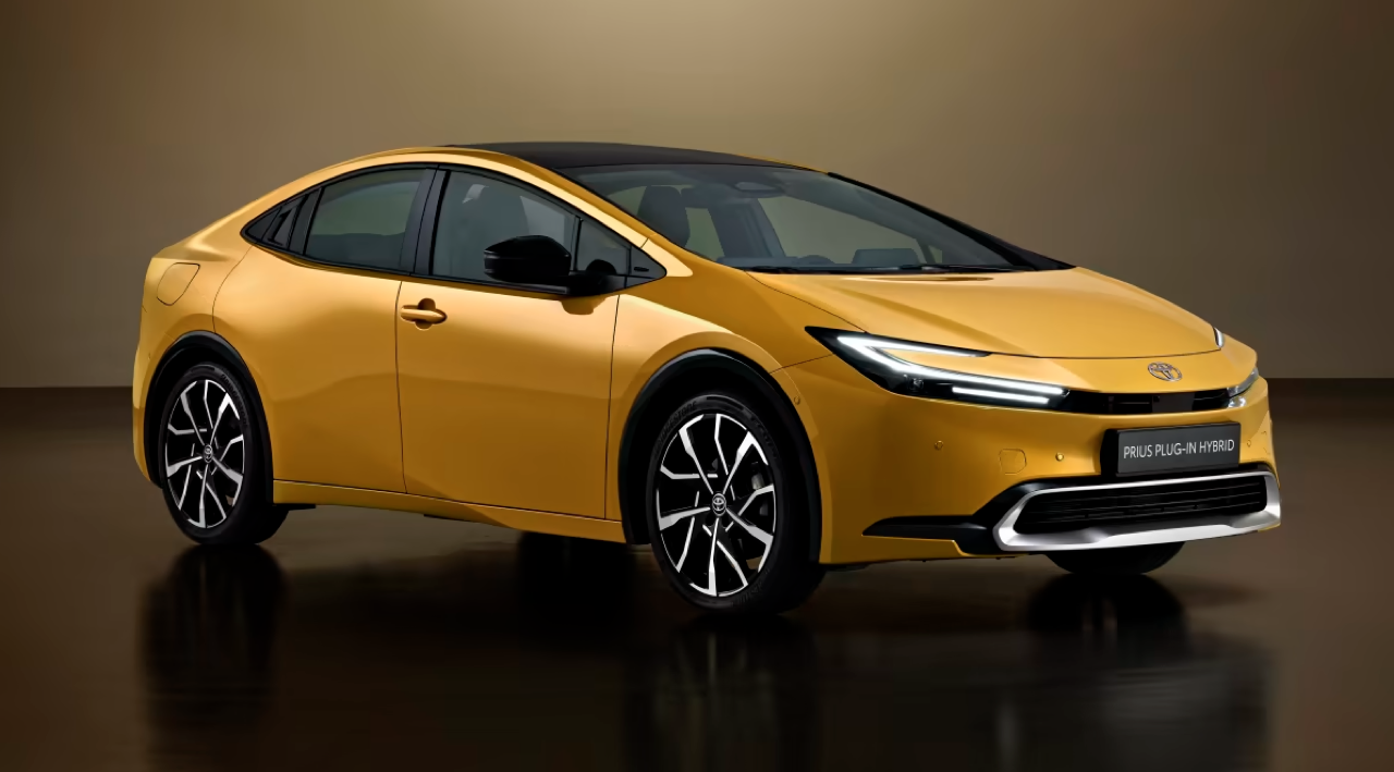 Electric 2024 hybrid toyota