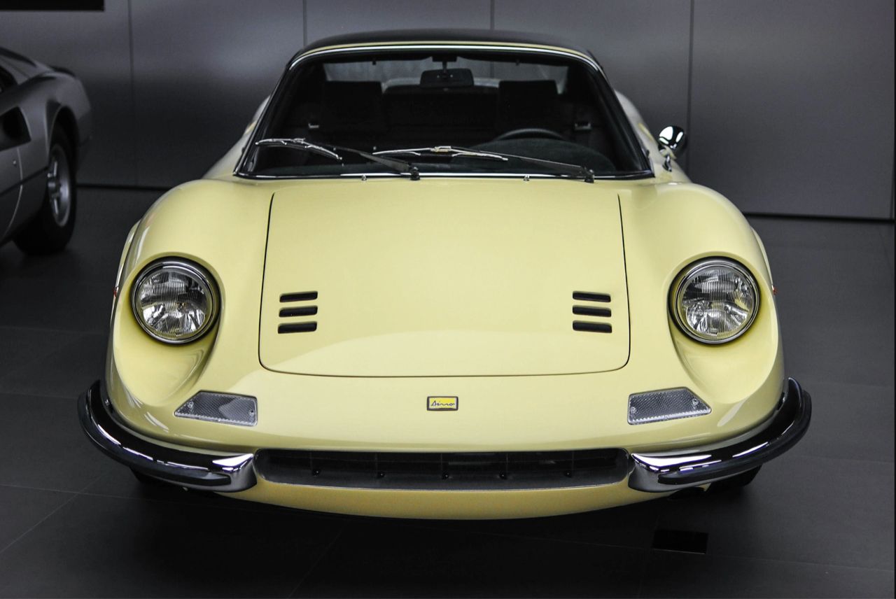 ขุดกระดูกม้าคลาสสิก ย้อนอดีตม้าลำพอง Ferrari Dino 206-246 Gt