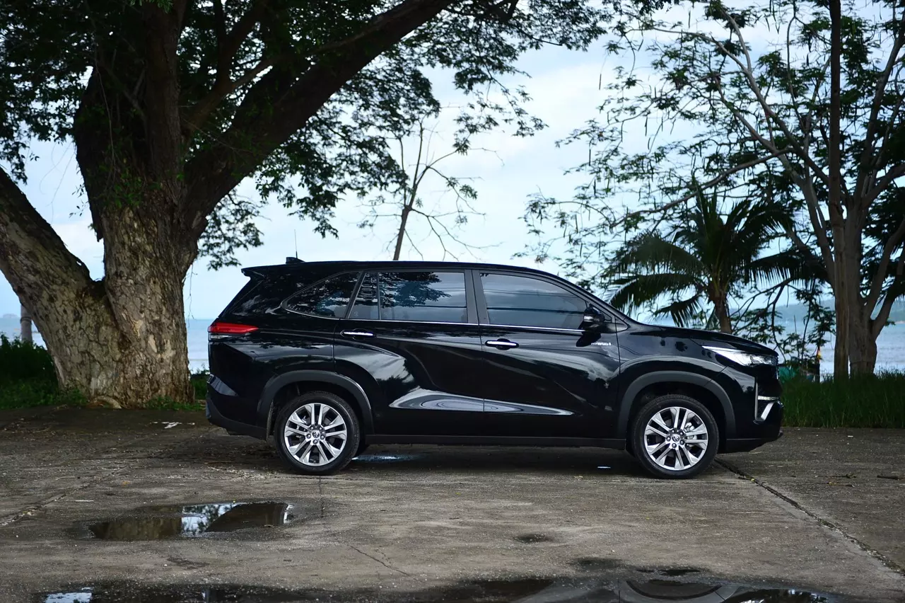 นุ่มนวลชวนหลับ! สัมผัสแรกแปลกใจ TOYOTA INNOVA ZENIX 2.0HEV PREMIUM