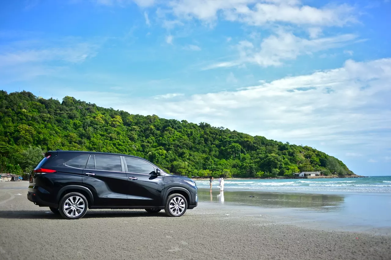 นุ่มนวลชวนหลับ! สัมผัสแรกแปลกใจ TOYOTA INNOVA ZENIX 2.0HEV PREMIUM