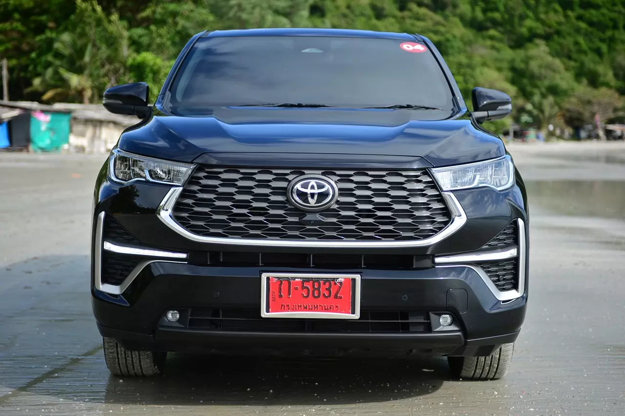 นุ่มนวลชวนหลับ! สัมผัสแรกแปลกใจ TOYOTA INNOVA ZENIX 2.0HEV PREMIUM