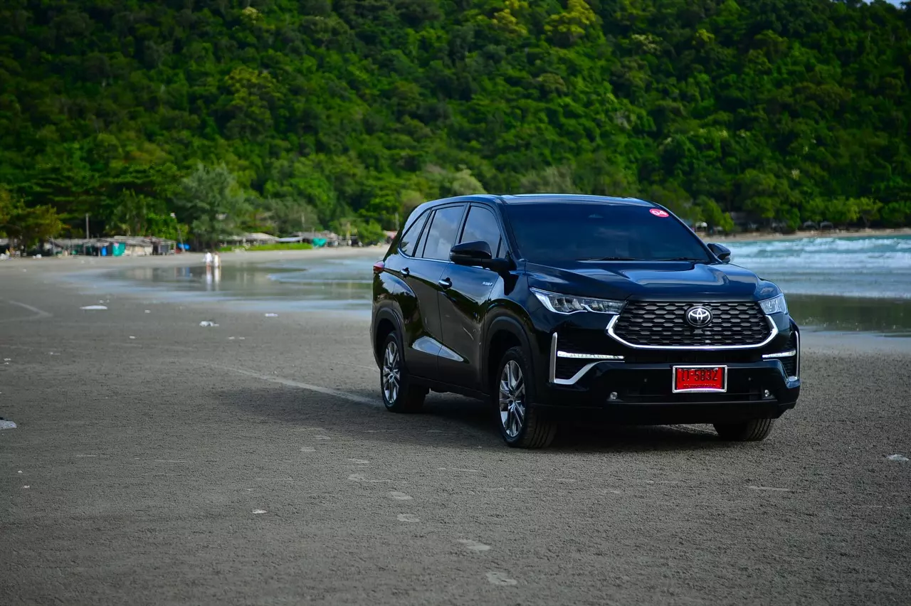 นุ่มนวลชวนหลับ! สัมผัสแรกแปลกใจ TOYOTA INNOVA ZENIX 2.0HEV PREMIUM