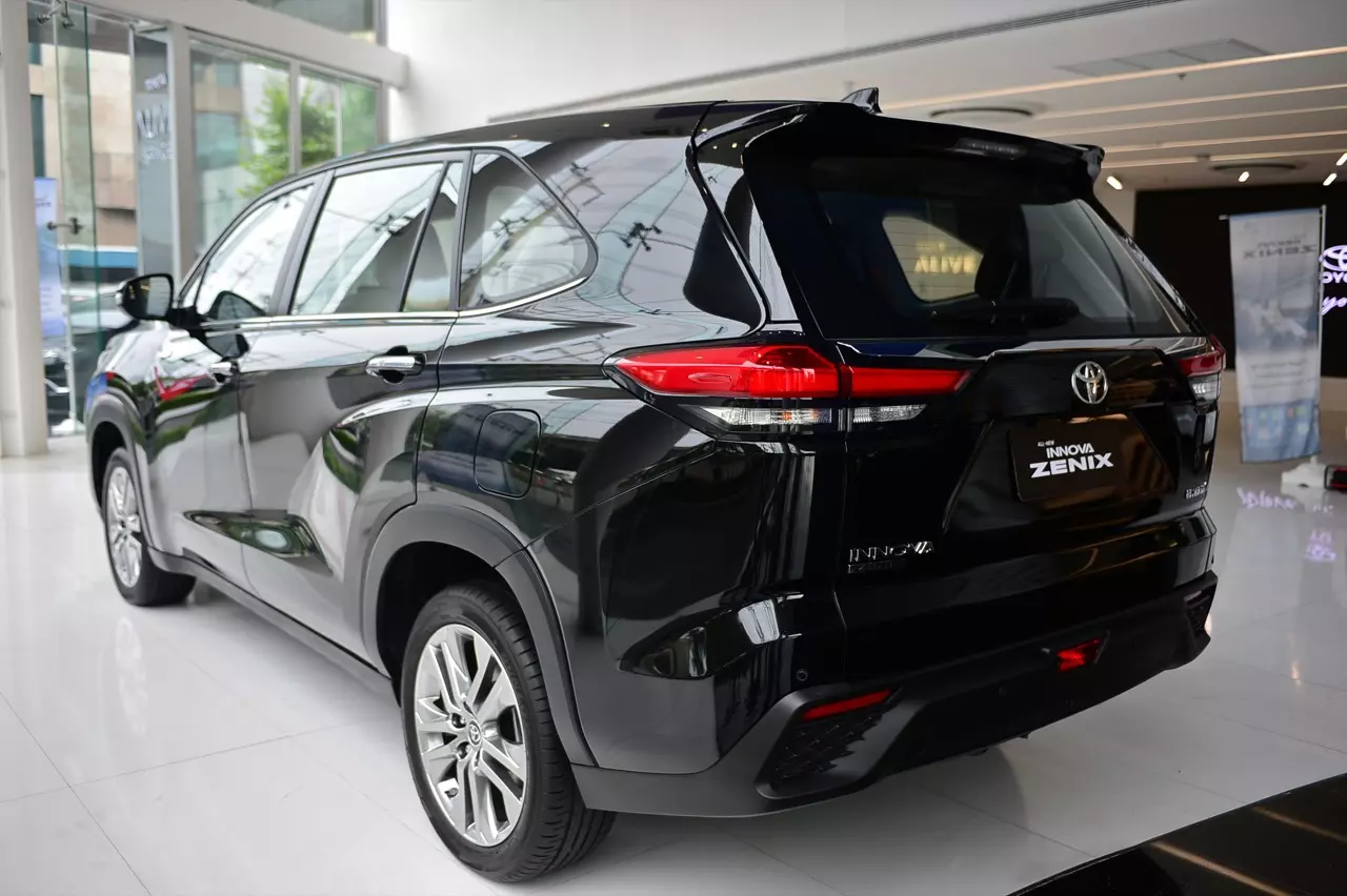 นุ่มนวลชวนหลับ! สัมผัสแรกแปลกใจ TOYOTA INNOVA ZENIX 2.0HEV PREMIUM