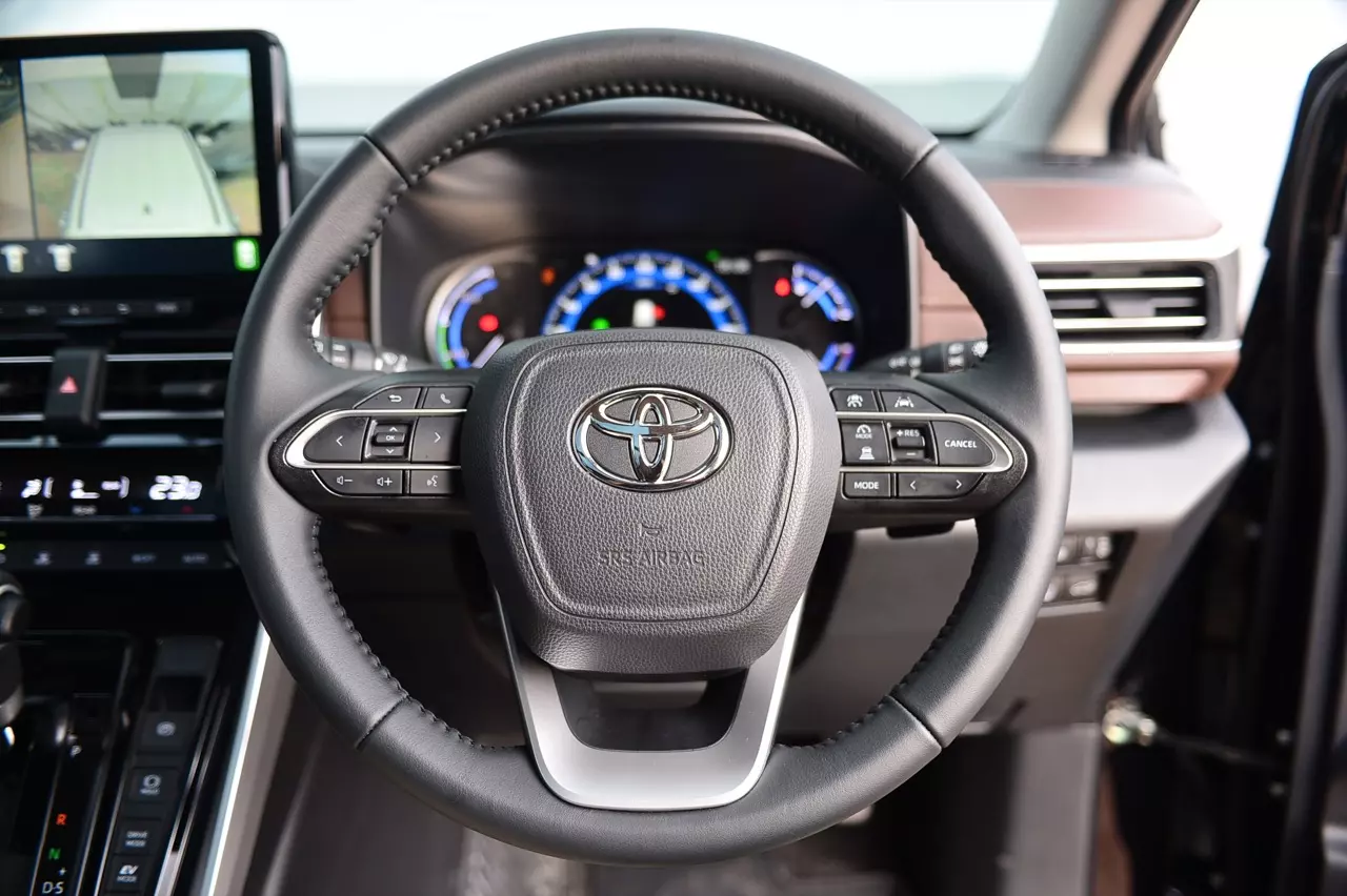 นุ่มนวลชวนหลับ! สัมผัสแรกแปลกใจ TOYOTA INNOVA ZENIX 2.0HEV PREMIUM
