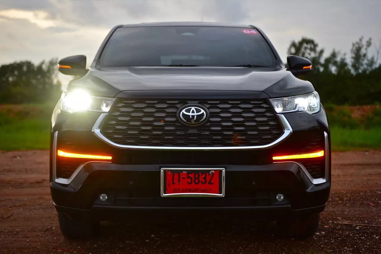 นุ่มนวลชวนหลับ! สัมผัสแรกแปลกใจ TOYOTA INNOVA ZENIX 2.0HEV PREMIUM