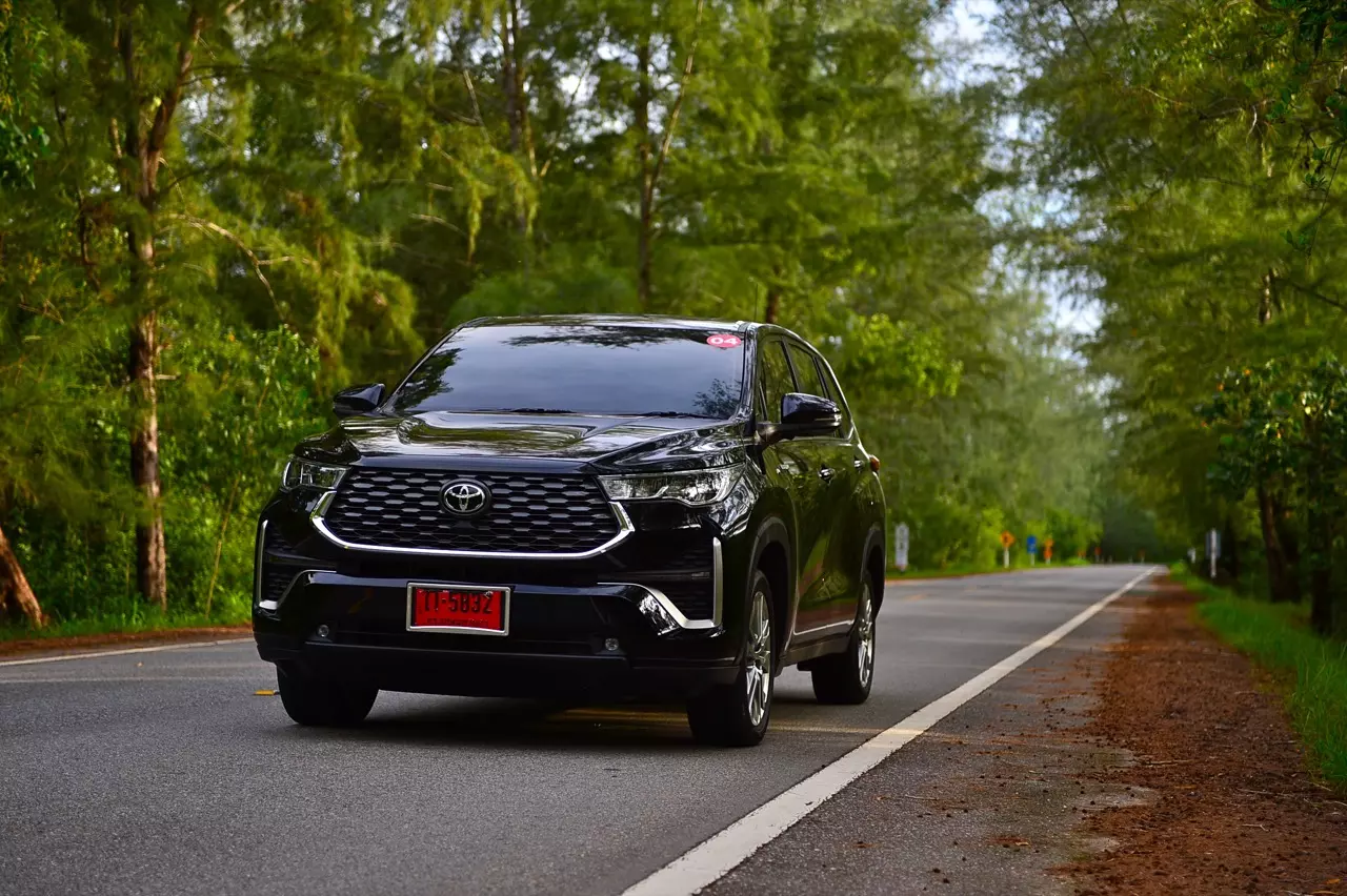 นุ่มนวลชวนหลับ! สัมผัสแรกแปลกใจ TOYOTA INNOVA ZENIX 2.0HEV PREMIUM