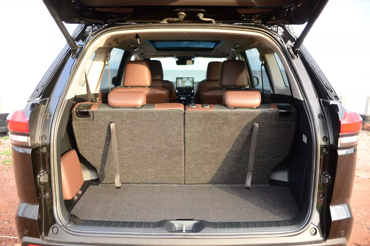 นุ่มนวลชวนหลับ! สัมผัสแรกแปลกใจ TOYOTA INNOVA ZENIX 2.0HEV PREMIUM