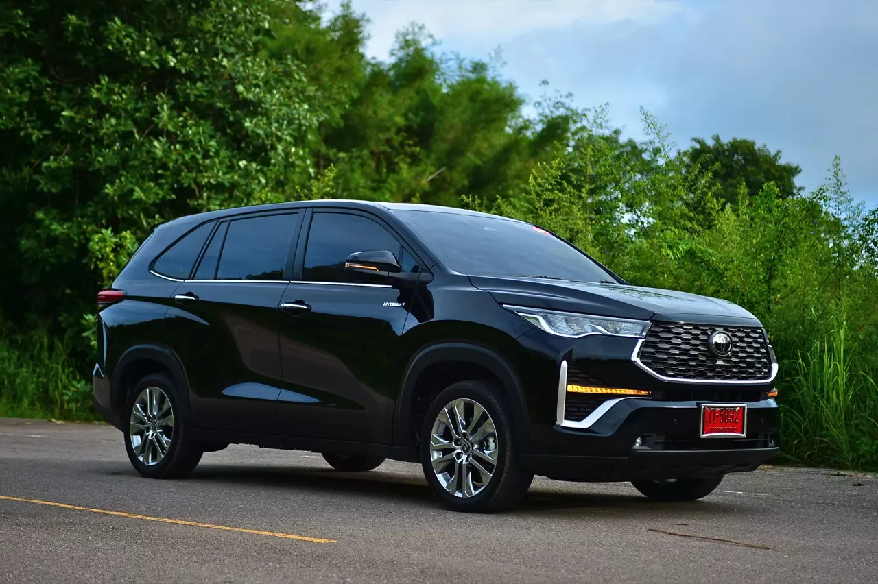 นุ่มนวลชวนหลับ! สัมผัสแรกแปลกใจ TOYOTA INNOVA ZENIX 2.0HEV PREMIUM