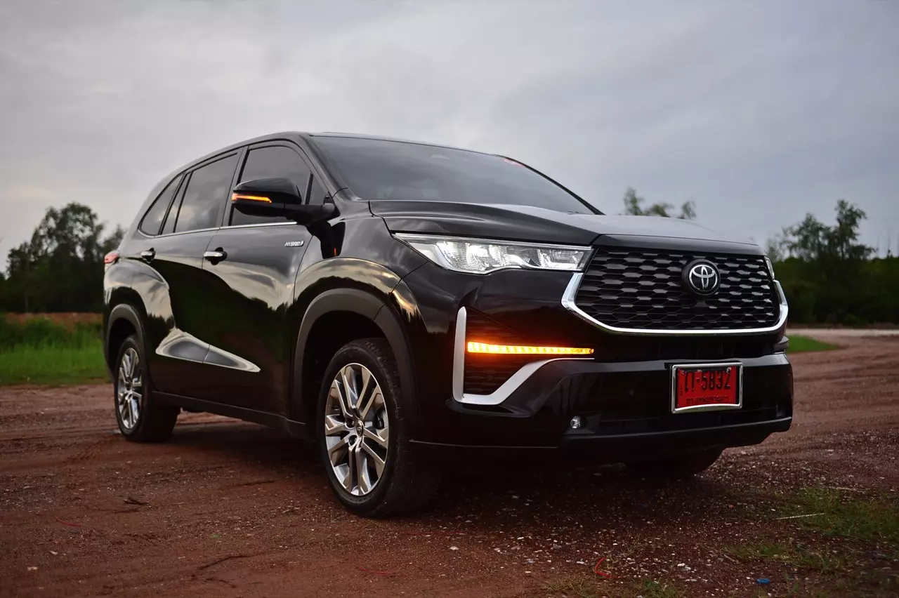 นุ่มนวลชวนหลับ! สัมผัสแรกแปลกใจ TOYOTA INNOVA ZENIX 2.0HEV PREMIUM
