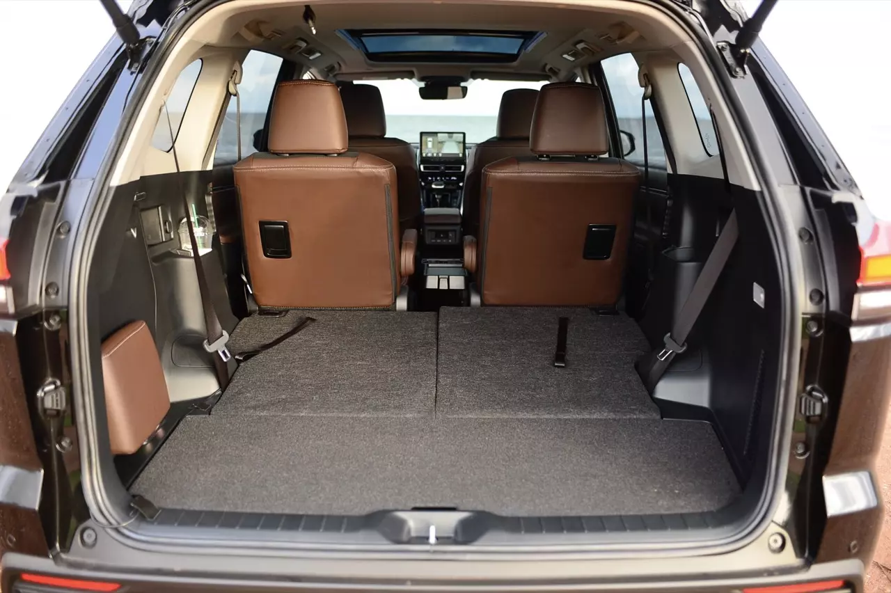 นุ่มนวลชวนหลับ! สัมผัสแรกแปลกใจ TOYOTA INNOVA ZENIX 2.0HEV PREMIUM