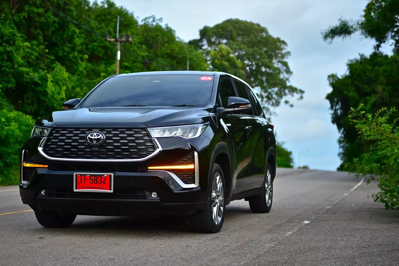 นุ่มนวลชวนหลับ! สัมผัสแรกแปลกใจ TOYOTA INNOVA ZENIX 2.0HEV PREMIUM