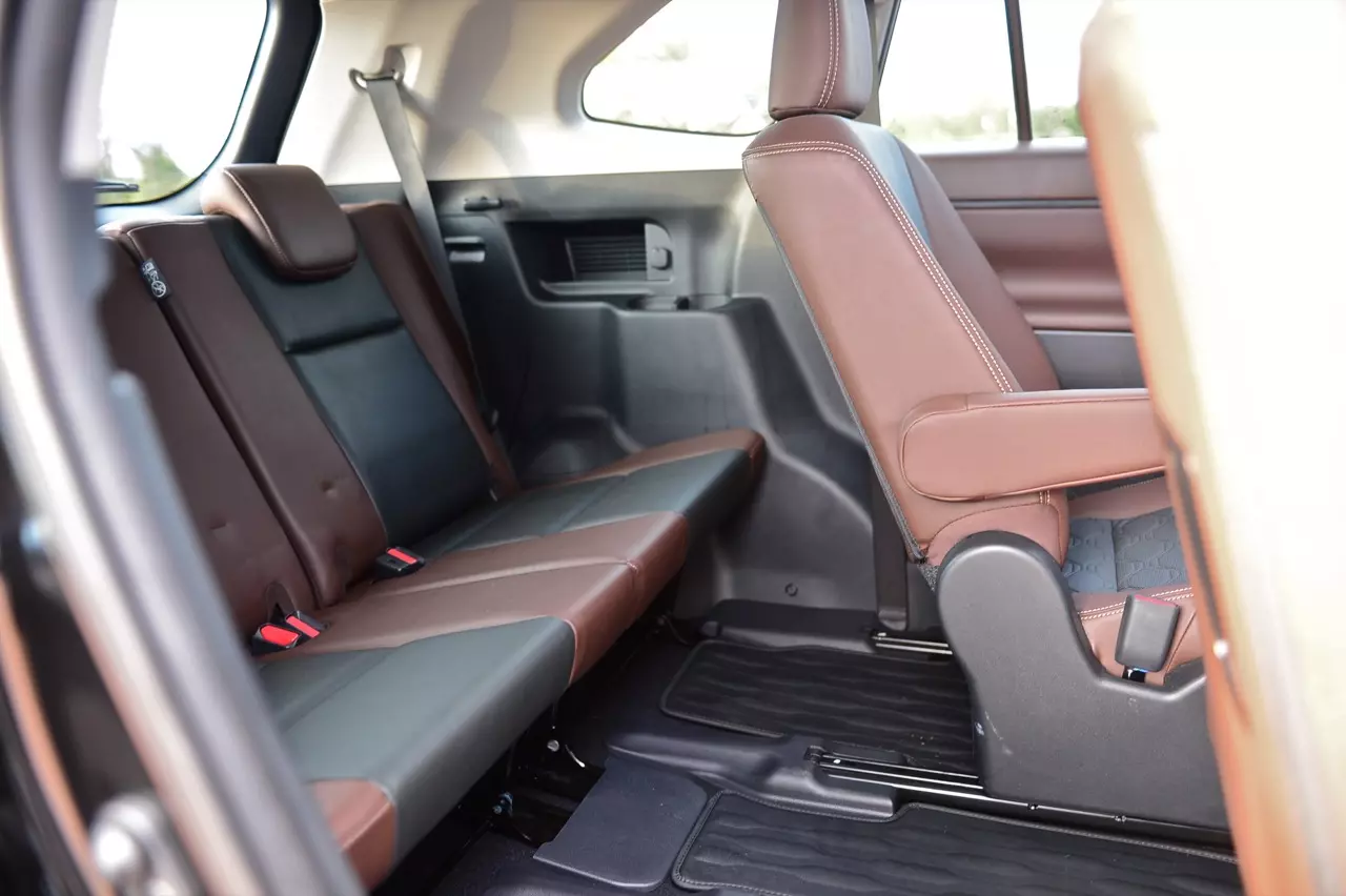 นุ่มนวลชวนหลับ! สัมผัสแรกแปลกใจ TOYOTA INNOVA ZENIX 2.0HEV PREMIUM