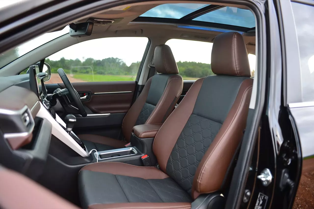 นุ่มนวลชวนหลับ! สัมผัสแรกแปลกใจ TOYOTA INNOVA ZENIX 2.0HEV PREMIUM