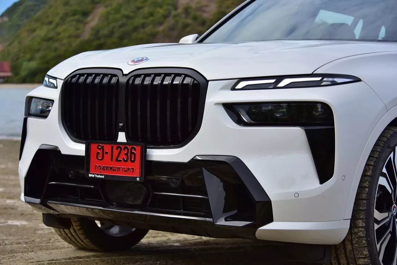 ประกอบไทยราคาดีงาม ทดสอบ BMW X7 xDRIVE40d M SPORT LCI 2023