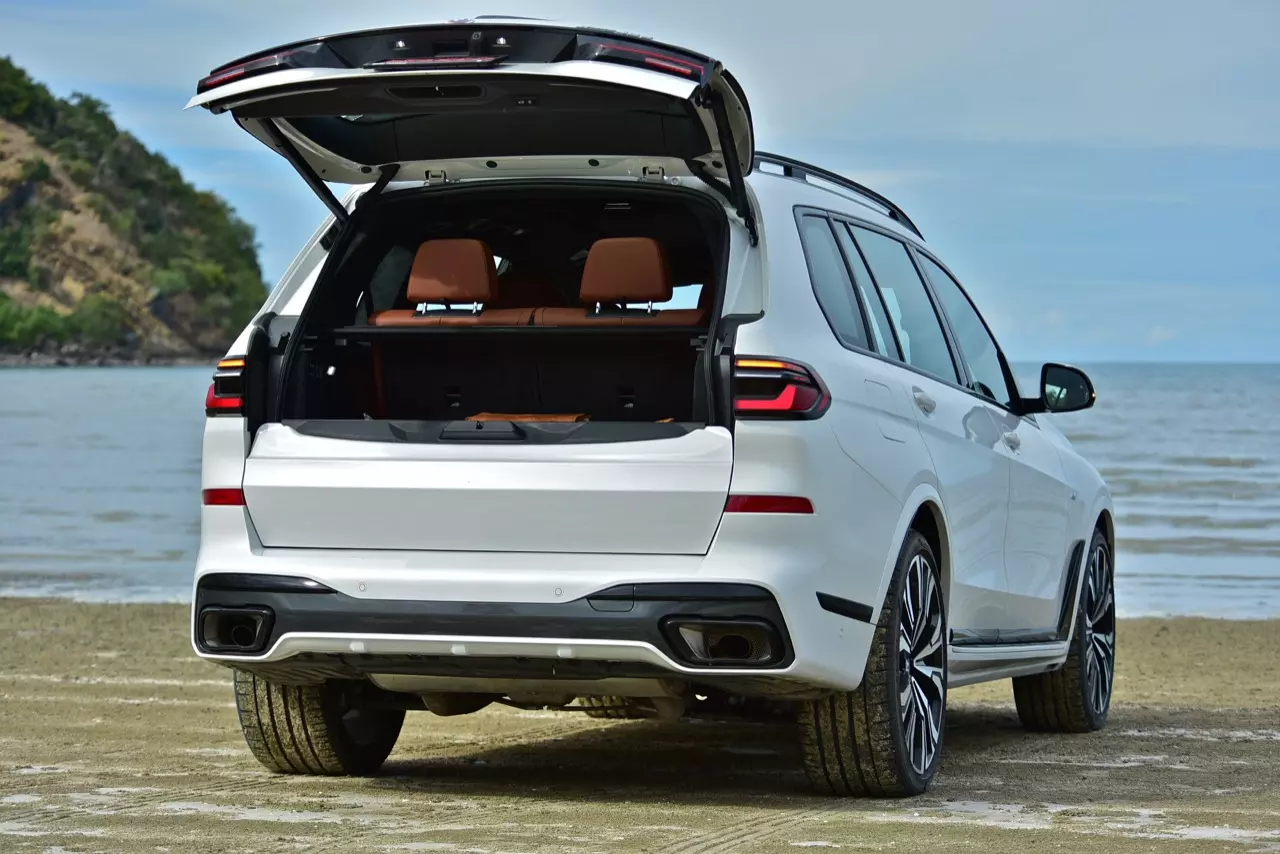 ประกอบไทยราคาดีงาม ทดสอบ BMW X7 xDRIVE40d M SPORT LCI 2023