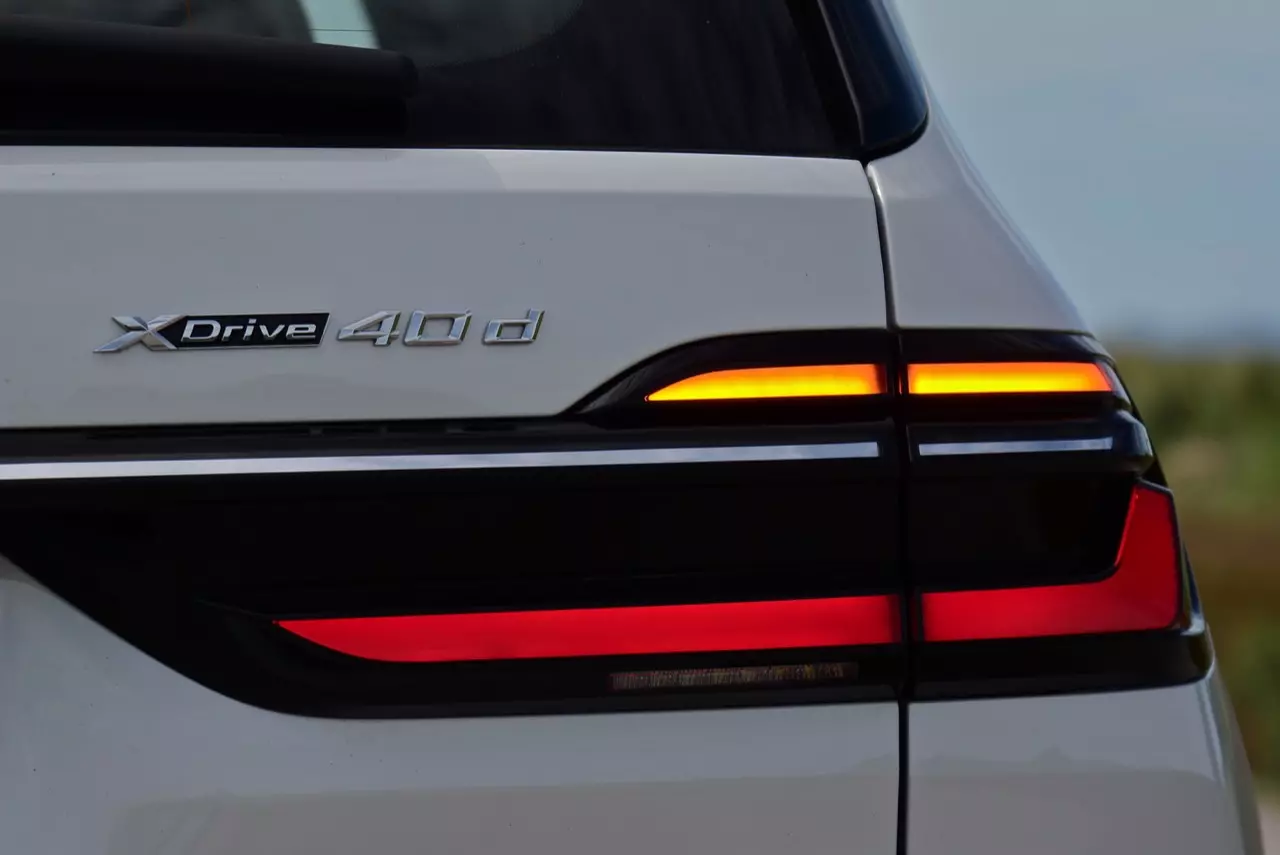 ประกอบไทยราคาดีงาม ทดสอบ BMW X7 xDRIVE40d M SPORT LCI 2023