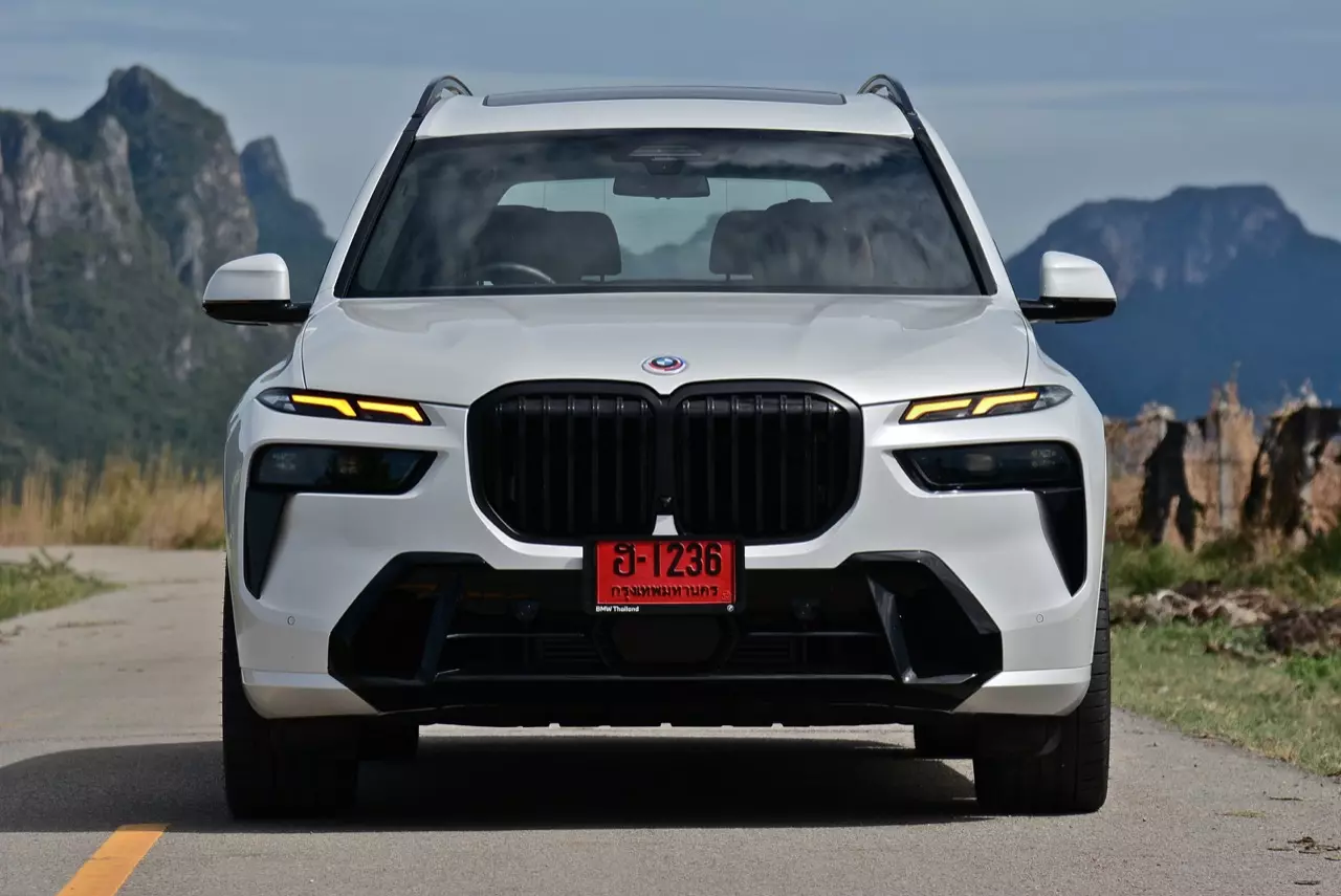 ประกอบไทยราคาดีงาม ทดสอบ BMW X7 xDRIVE40d M SPORT LCI 2023