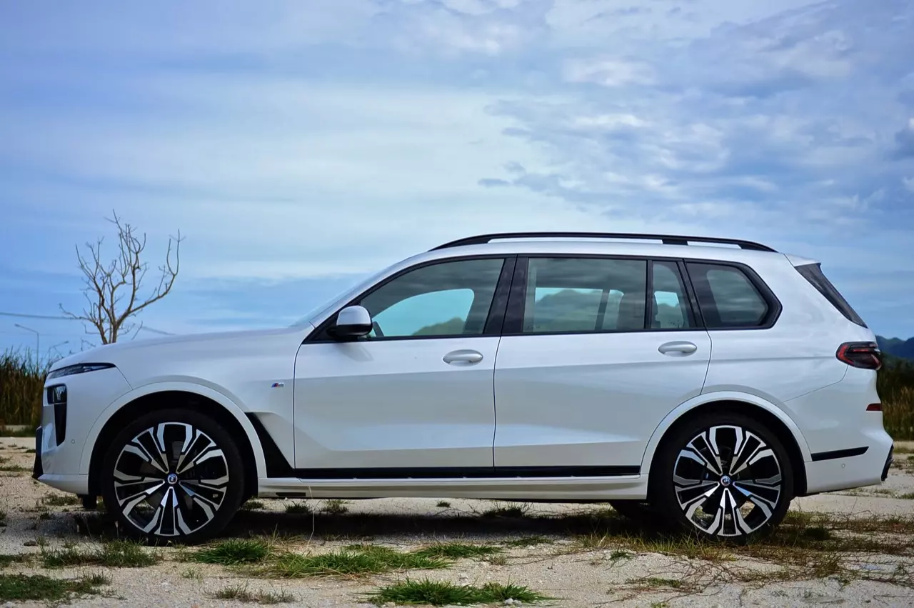 ประกอบไทยราคาดีงาม ทดสอบ BMW X7 xDRIVE40d M SPORT LCI 2023