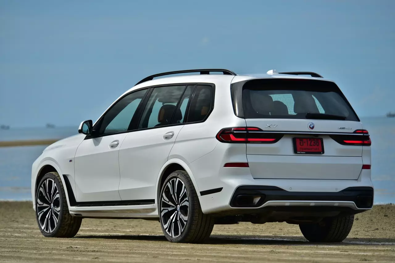 ประกอบไทยราคาดีงาม ทดสอบ BMW X7 xDRIVE40d M SPORT LCI 2023