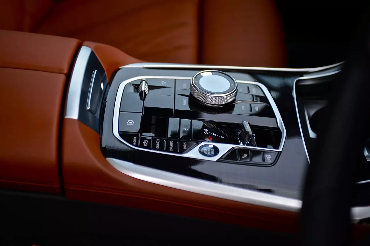 ประกอบไทยราคาดีงาม ทดสอบ BMW X7 xDRIVE40d M SPORT LCI 2023